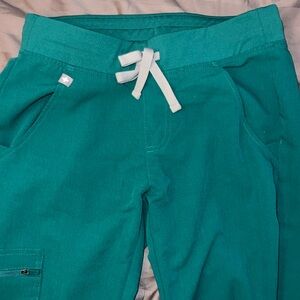 Hunter Green Figs | Zamora Joggers | Size XS/P